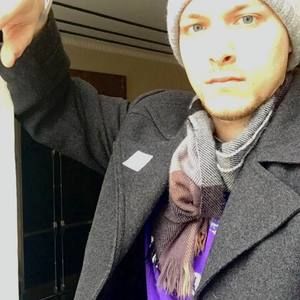 Meet your Posher, Dylan